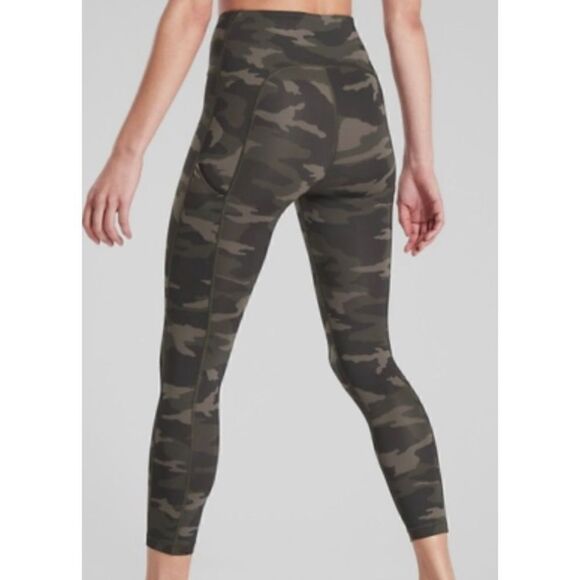 20 NWT ATHLETA ULTIMATE OLIVE Green CAMO 7/8 length LEGGINGS sz 2X retail $89 - Picture 2 of 3